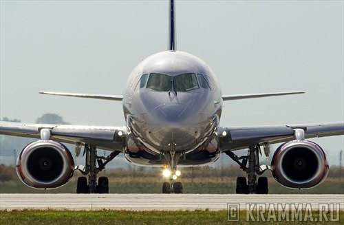 Superjet прервал взлет в аэропорту Анапы из-за неполадки